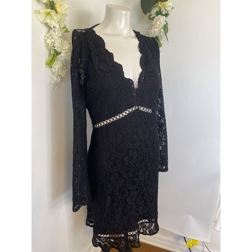 Express Scalloped Black Lace V Neck Mini Sheath Dress Large Party Cut Outs Vtg - Picture 16 of 16